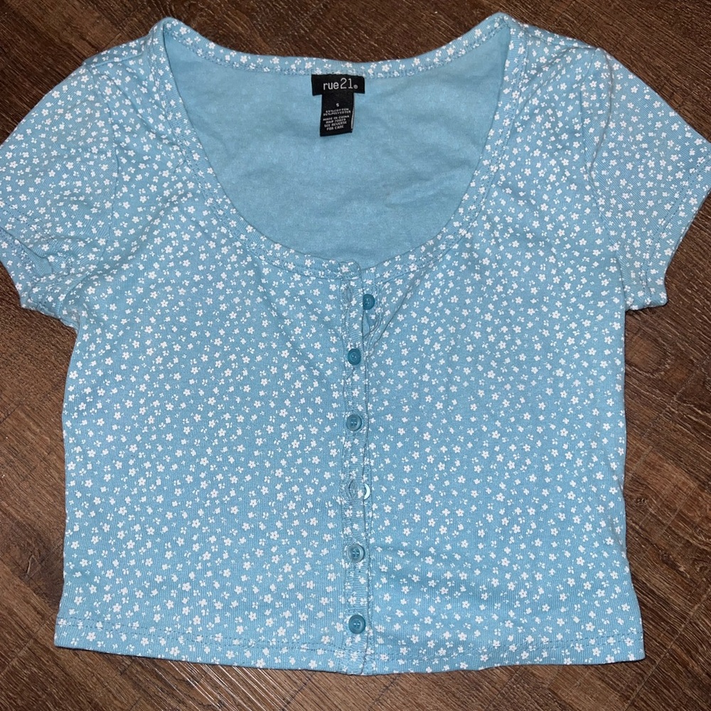Rue 21 button up tshirt